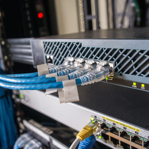 Ubiquiti Edge Switch, ağ altyapınızı yönetmek ve optimize etmek için mükemmel bir çözümdür. Bu yüksek performanslı anahtar, ağınızı verimli ve güvenli bir şekilde yapılandırmanıza olanak tanır.